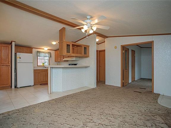 3rd image of 5 Cherry Ln #5