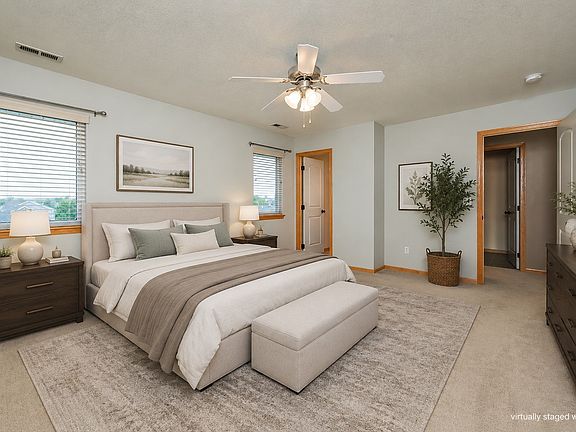 4th image of 5204 NE Briarwood Dr