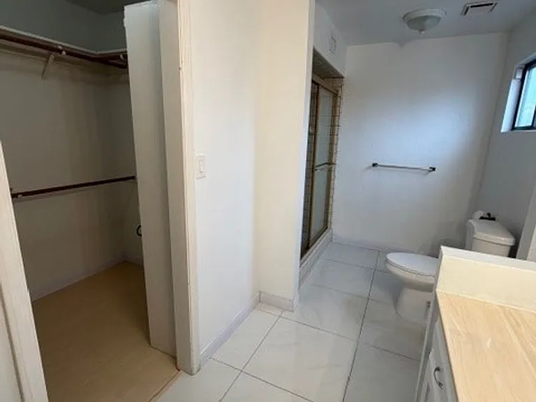 3428 Eastview Ct — Photo 12