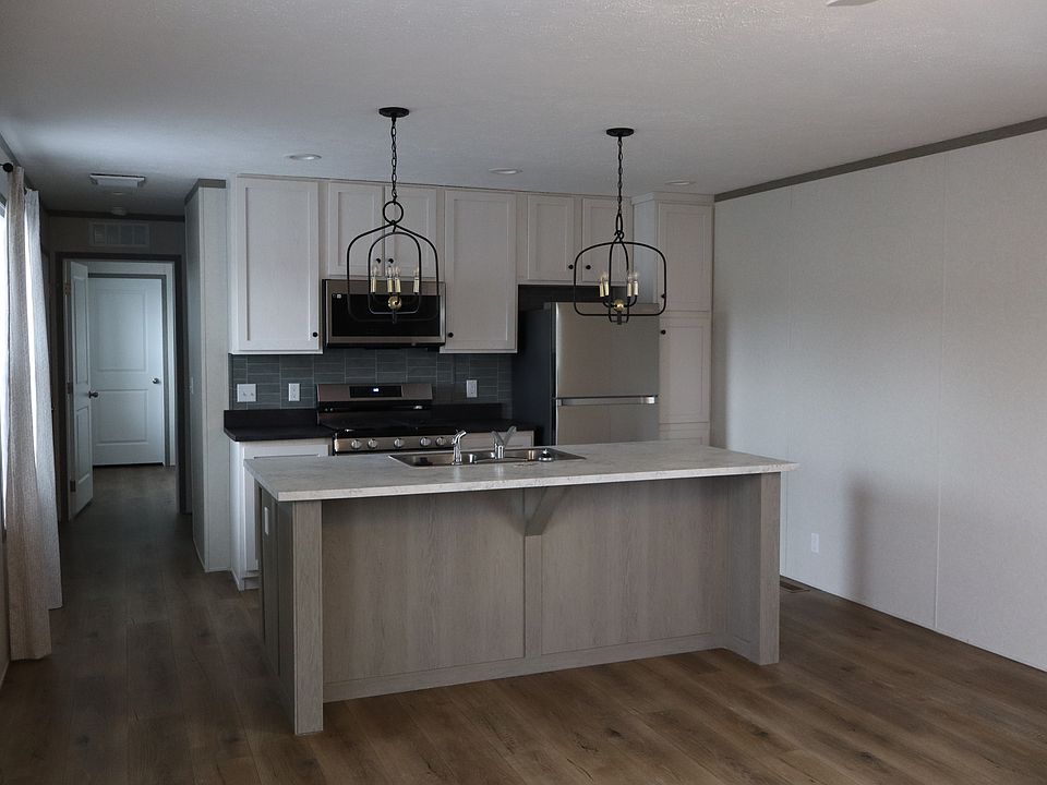 2nd image of 5407 Aloha Ln #569