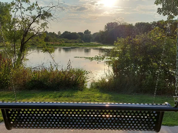 2550 Moundsview Dr, Mounds View, MN 55112