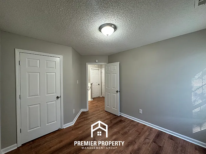 993 Nolan Ln — Photo 17