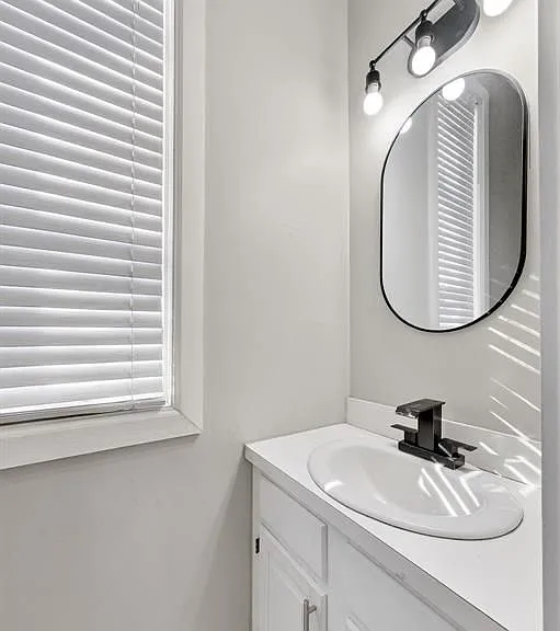 28 Columbus Square Dr — Photo 11