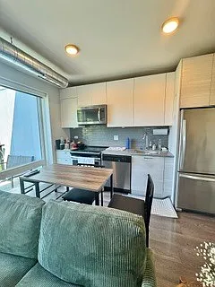 2407 W Eastwood Ave #401 — Photo 9