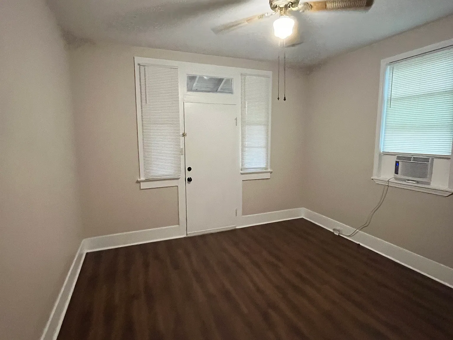 2 bed, 825 sqft, $1,050 — Photo 2