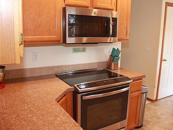 Stove and Microwave new