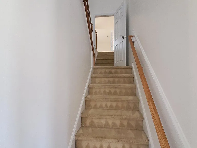24 Sapphire Dr — Photo 7