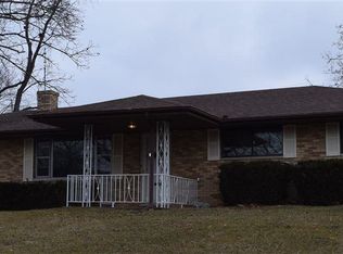 909 Hampton Rd, Washington, IL 61571