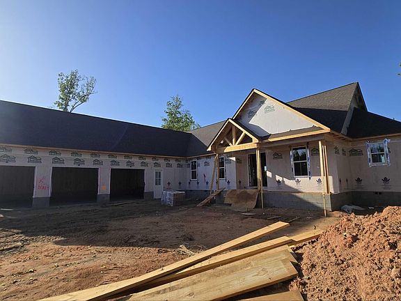 5th image of 654 River North Dr