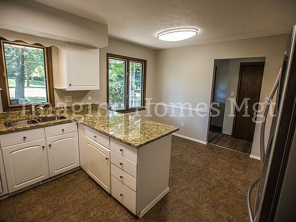 5th image of 5095 Som Center Rd