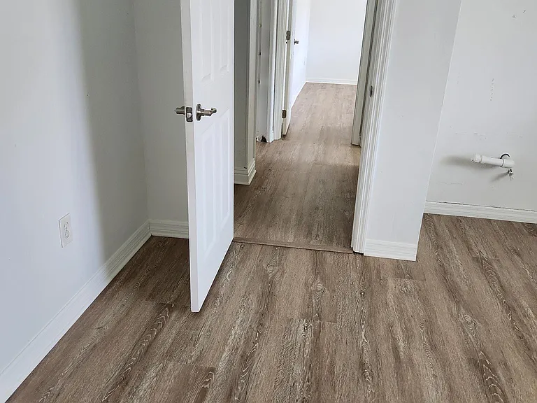 27639 Roslin Dr — Photo 13