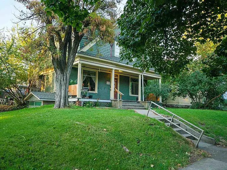 1028 West Augusta Avenue — Photo 8
