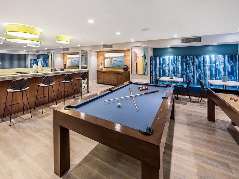 Verge-Clubroom