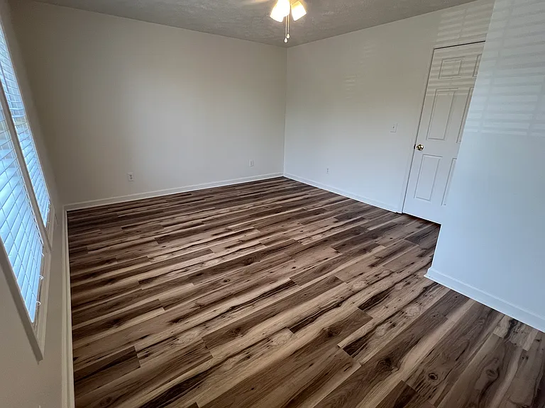 1046 Bridge Ave — Photo 29