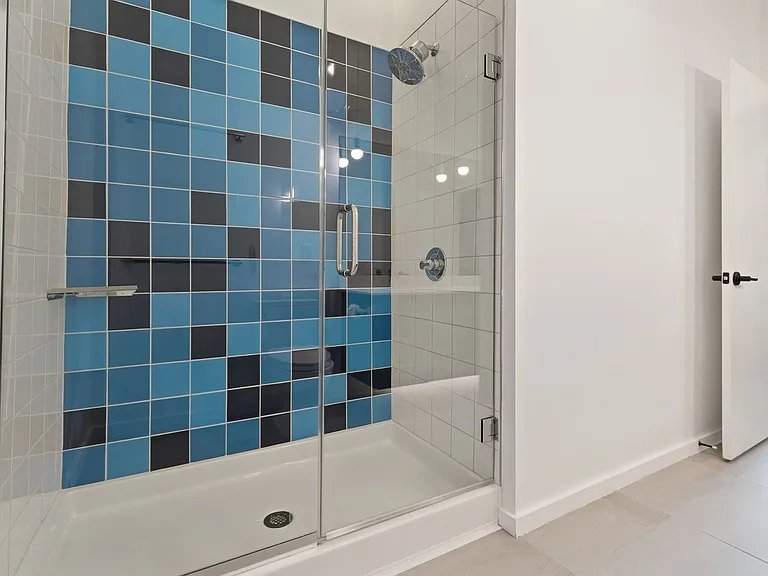 600 Duke St #14 — Photo 15
