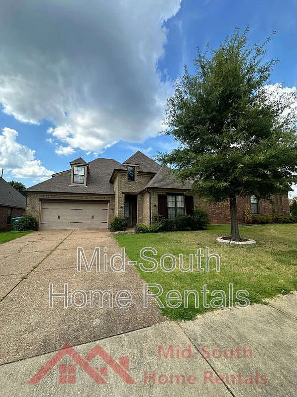 3 bed, 2.0 bath, 2166 sqft, $2,395 — Photo 1