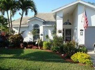 1137 Jardin Dr, Naples, FL 34104