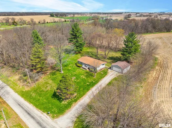 419 Knox Rd #1700-E, Maquon, IL 61458