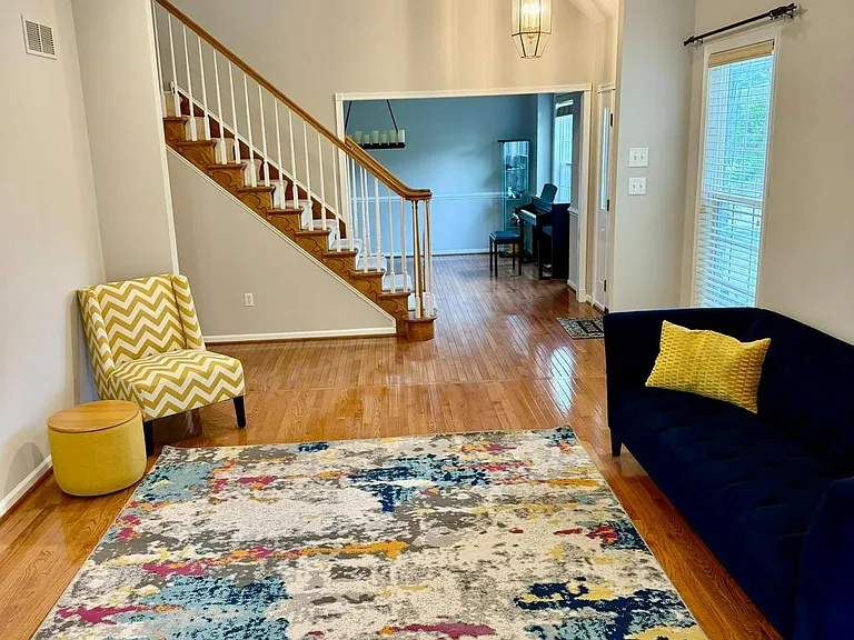 240 Torrey Pine Ct — Photo 3
