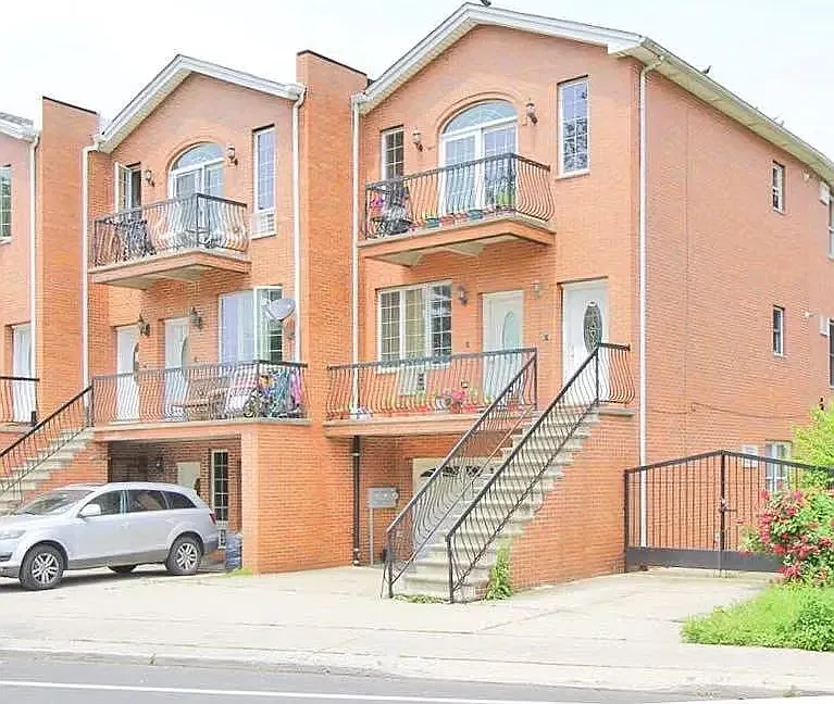 3 bed, 1000 sqft, $2,900 — Photo 1