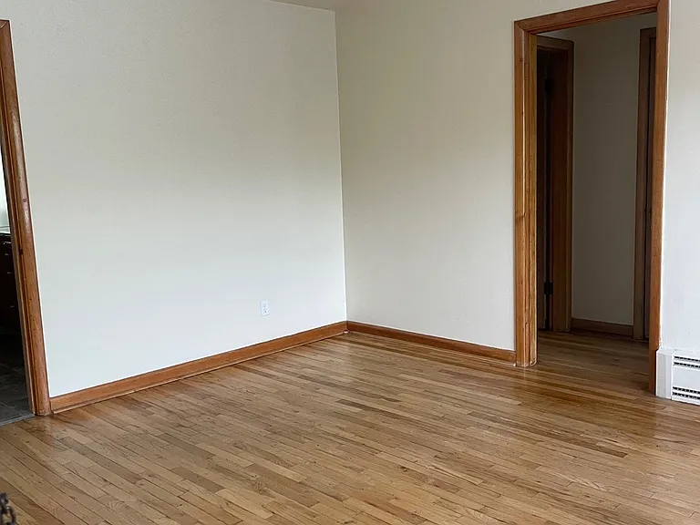 1x1 Entry & Living Room