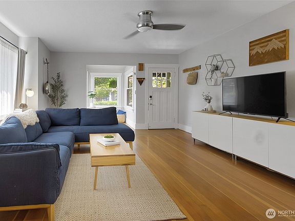 5th image of 422 Wilson Street SE