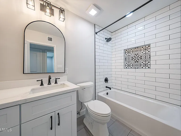11202 N 43rd Dr — Photo 25