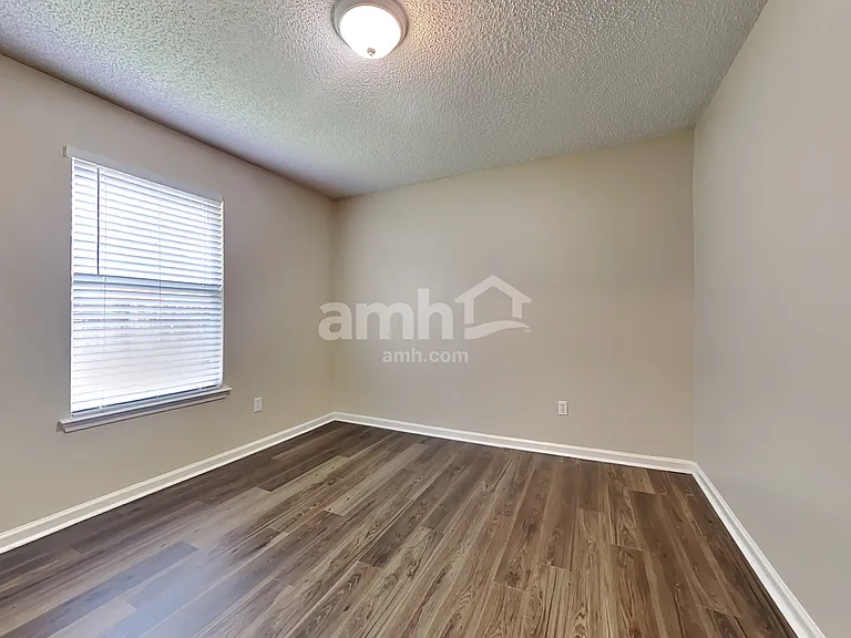 1215 Summer Springs Dr — Photo 16