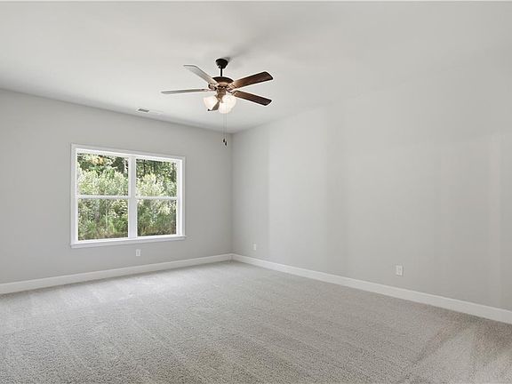 4th image of 45 Hawthorn Ln