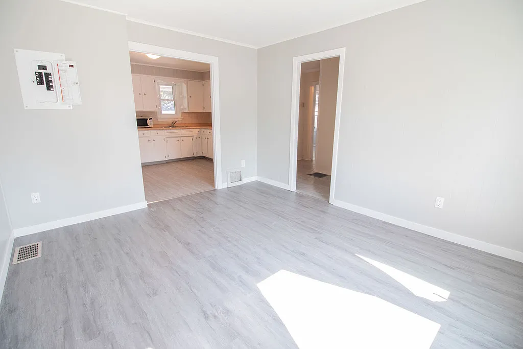 58 Churchill Avenue - 1 — Photo 3