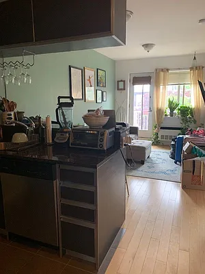 Rented by REAL New York | media 23