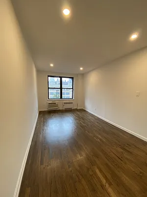 Rented by Dynamik Realty | media 10