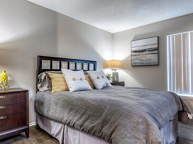 L'Estancia Apartment Homes — Photo 16