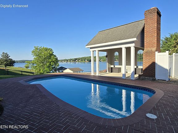 2nd image of 903 Frontier Cir