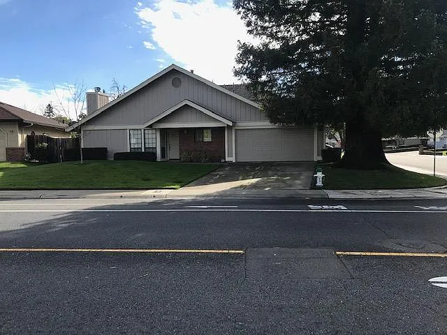 7270 Gloria Dr photo 1