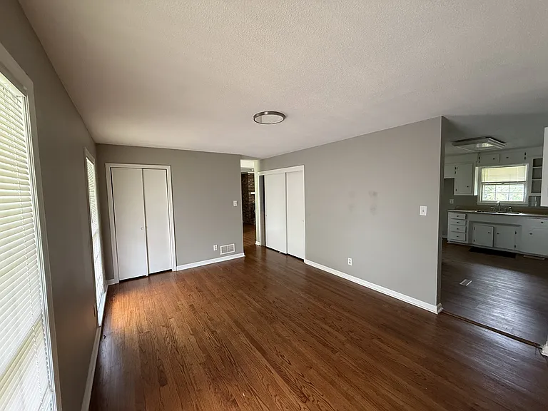 120 Woodbine Ter — Photo 11