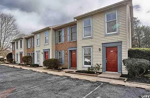 221 N Duke St #F — Photo 3
