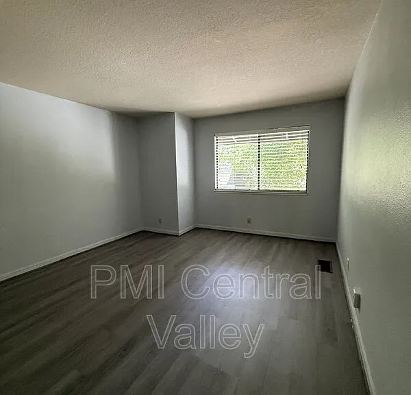 1725 Edgebrook Dr #C — Photo 8
