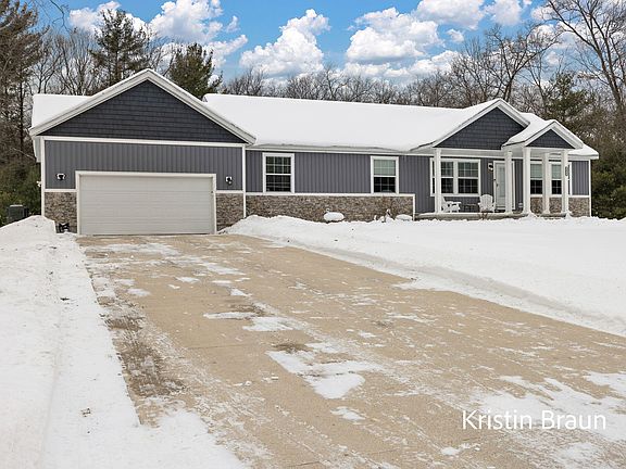 4th image of 3023 Angelwood Dr