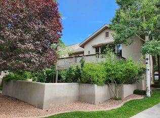 909 Circle Dr, Los Alamos, NM 87544