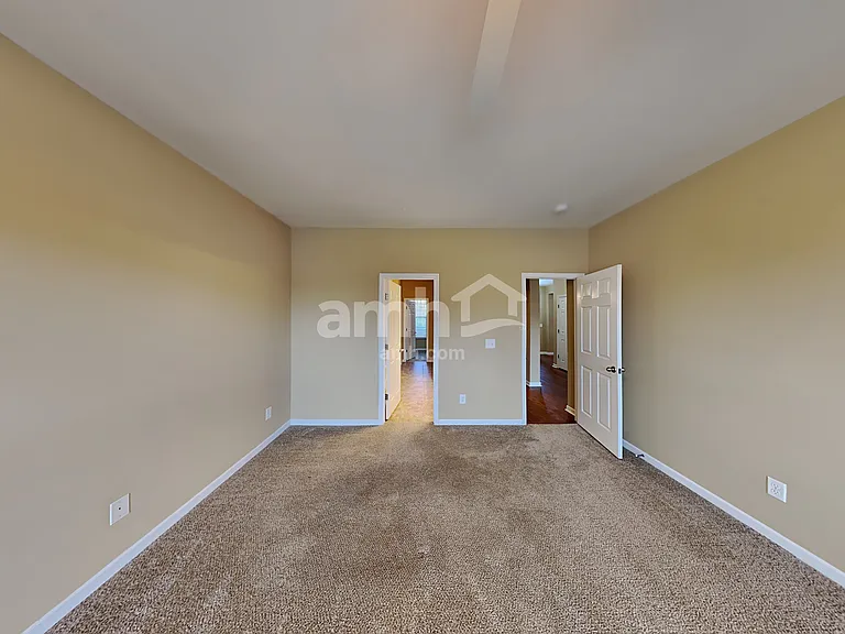 1012 Flaxton St — Photo 10