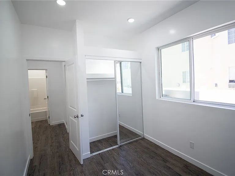 1112 Elden Ave #4 — Photo 5