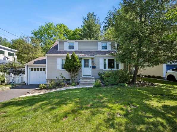 59 Delmar Ave, Cresskill, NJ 07626