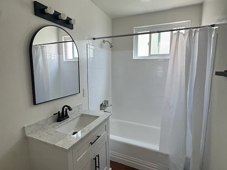 2666 Ellendale Pl #201 — Photo 5