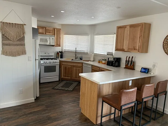 1628 Bluebonnet Blvd — Photo 3