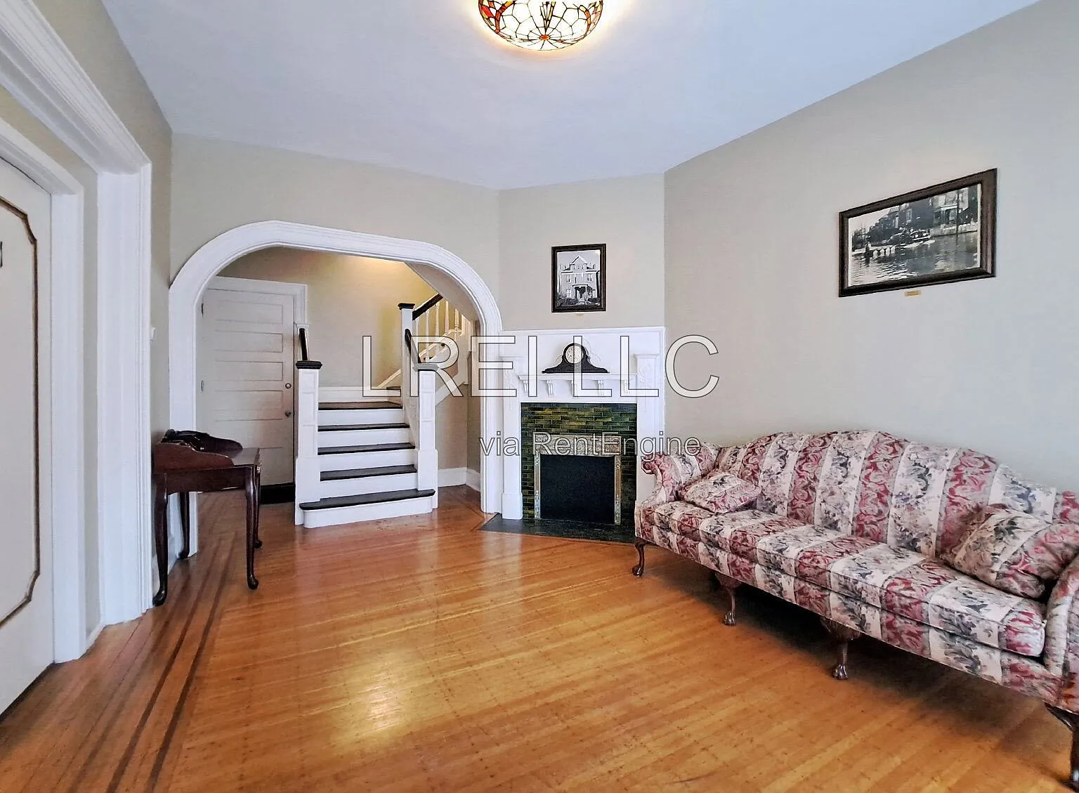 1 bed, 1.0 bath, 450 sqft, $850 — Photo 2