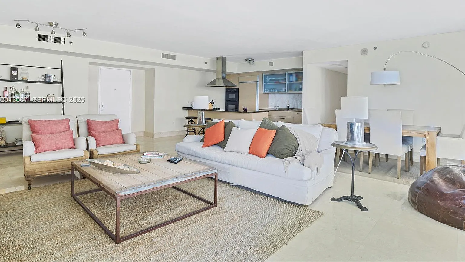 Beach Club Condo — Photo 3