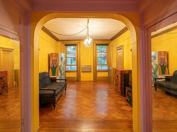 5th image of 265 E 7th St #1
