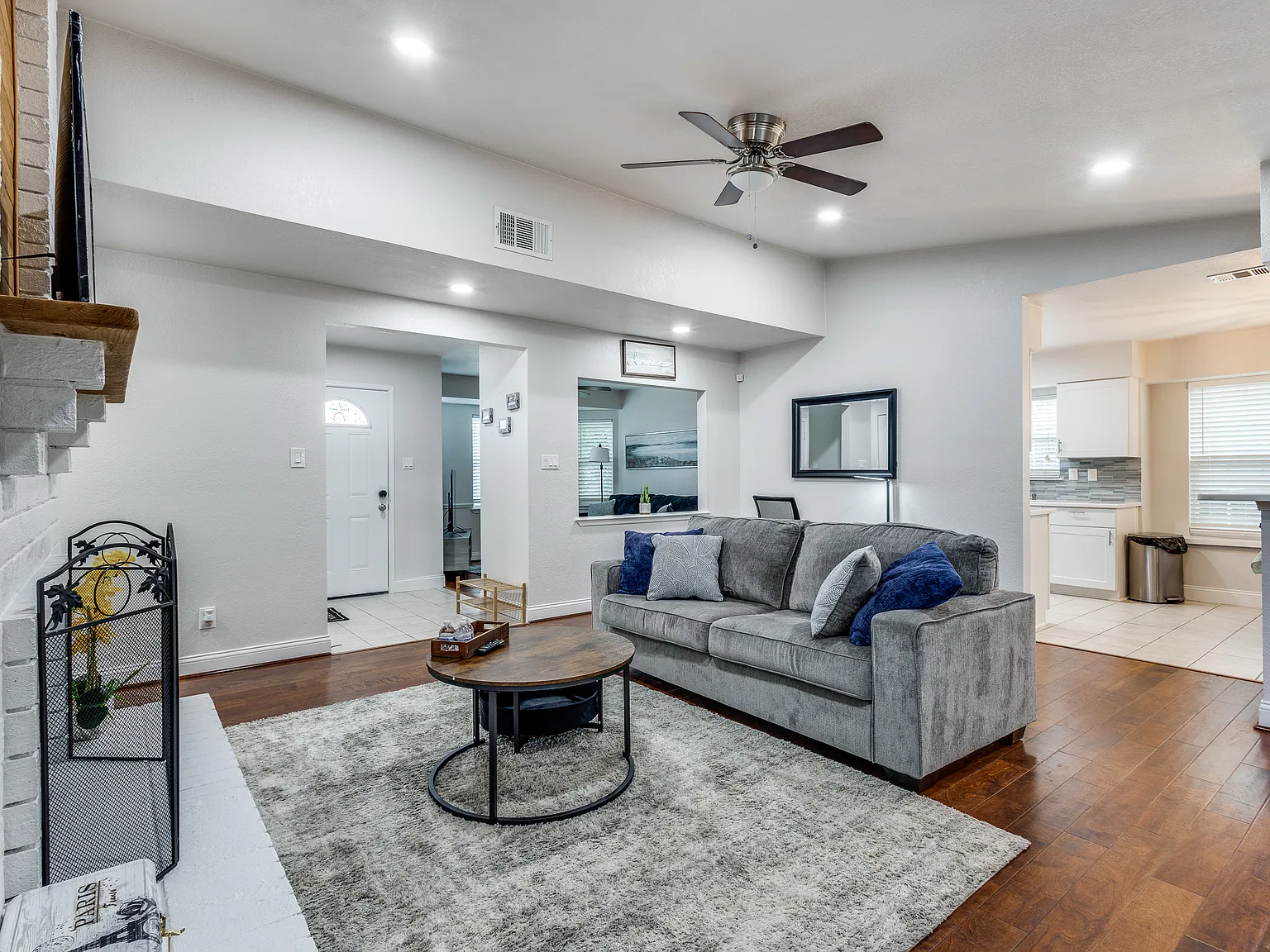 3 bed, 1810 sqft, $2,800 — Photo 3