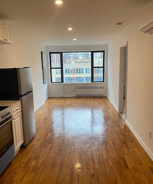 1st image of 222 E 75th St APT 6D